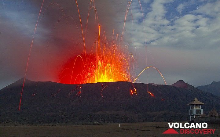 Strombolian eruptions photos A powerful vulcanian type 